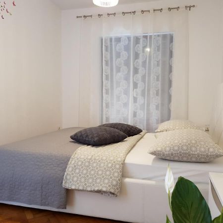 Gulin Apartments Vodice Buitenkant foto