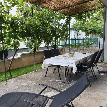 Gulin Apartments Vodice Buitenkant foto