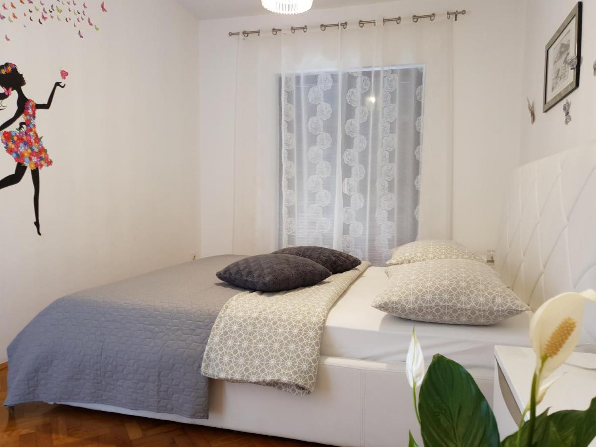 Gulin Apartments Vodice Buitenkant foto