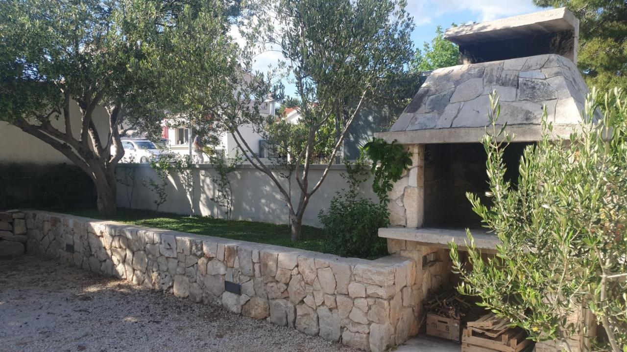 Gulin Apartments Vodice Buitenkant foto