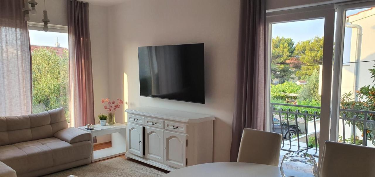 Gulin Apartments Vodice Buitenkant foto