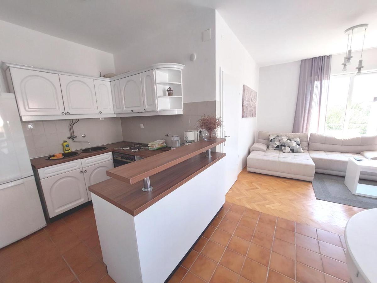 Gulin Apartments Vodice Buitenkant foto