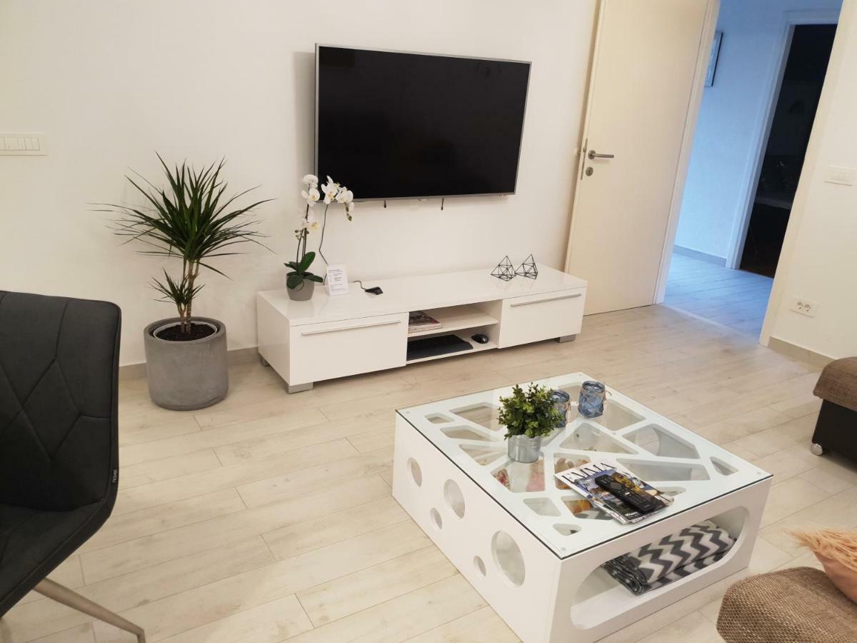 Gulin Apartments Vodice Buitenkant foto