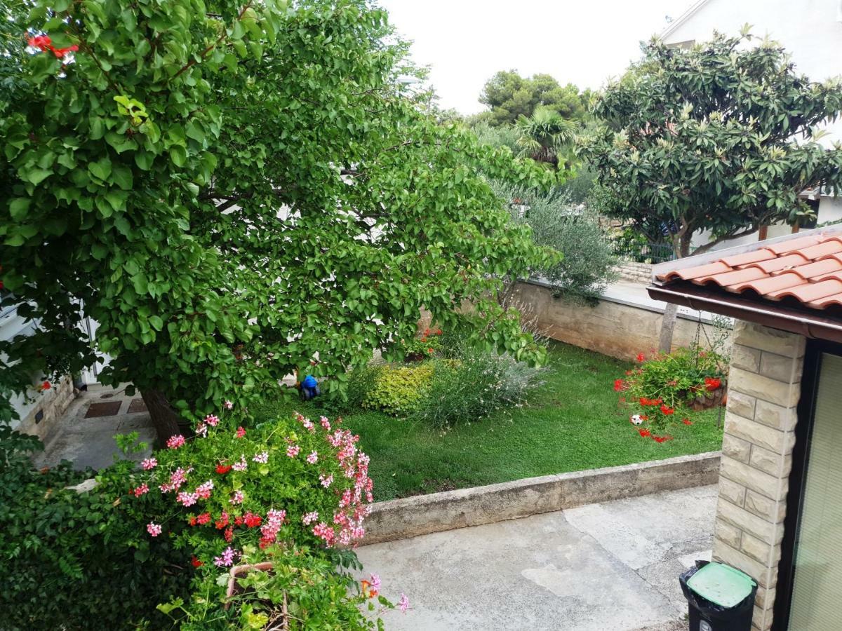 Gulin Apartments Vodice Buitenkant foto
